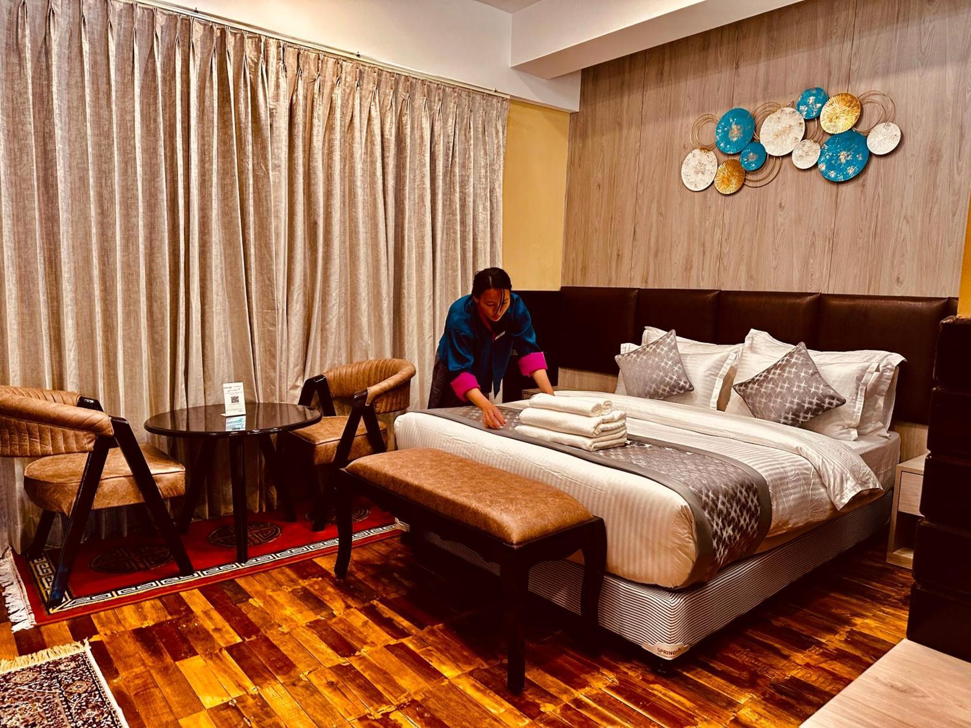 Silver Cloud Hotel بارو المظهر الخارجي الصورة