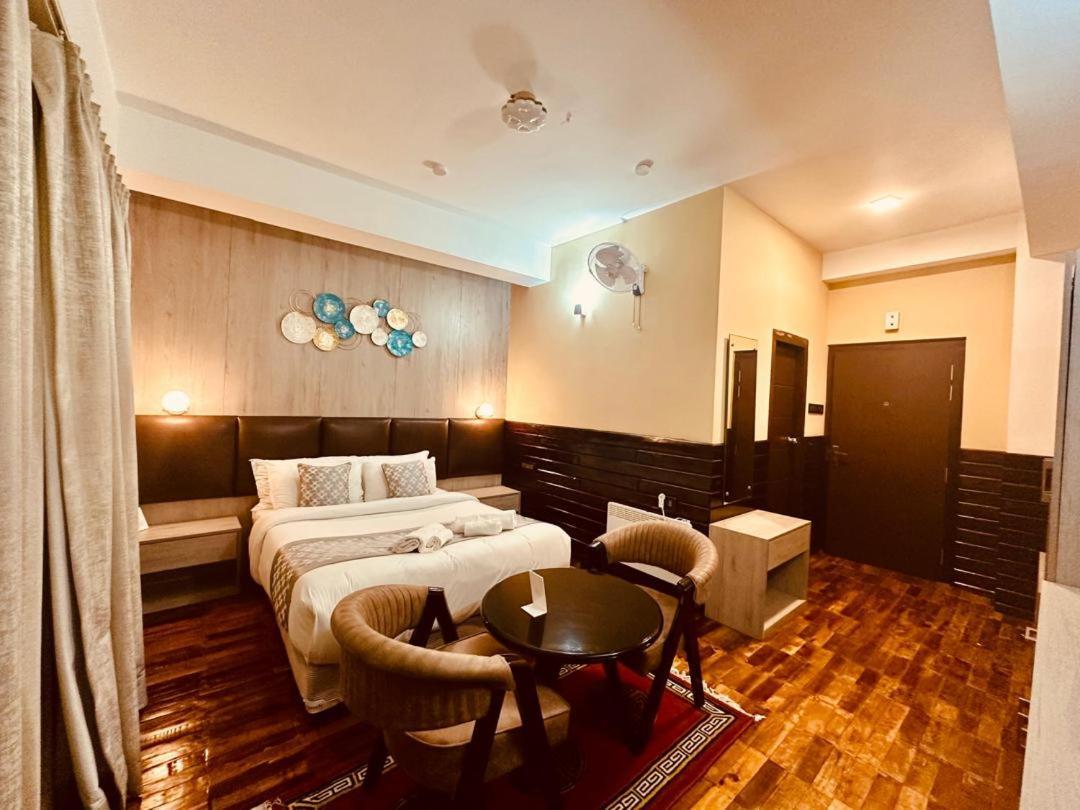 Silver Cloud Hotel بارو المظهر الخارجي الصورة