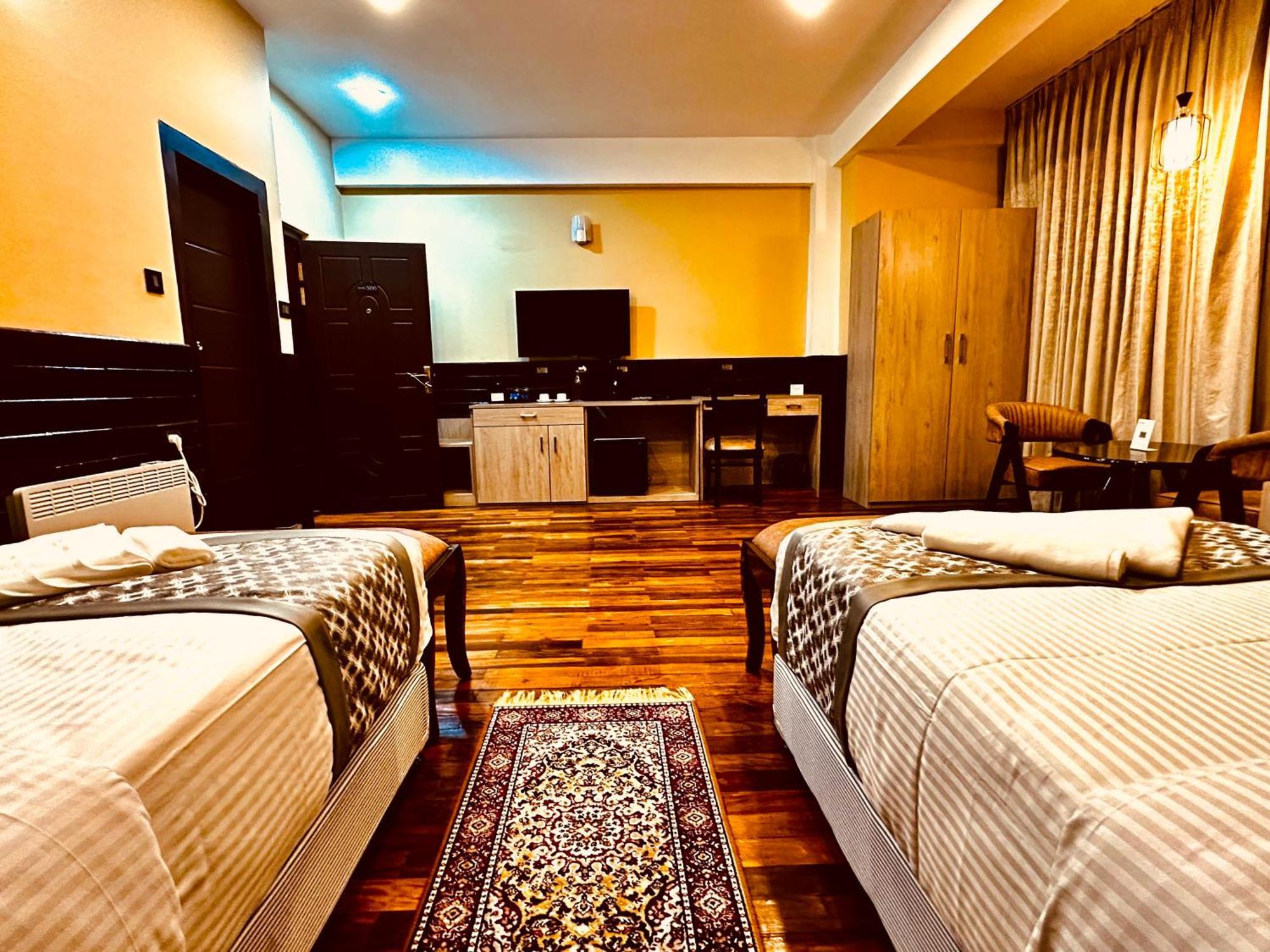 Silver Cloud Hotel بارو المظهر الخارجي الصورة